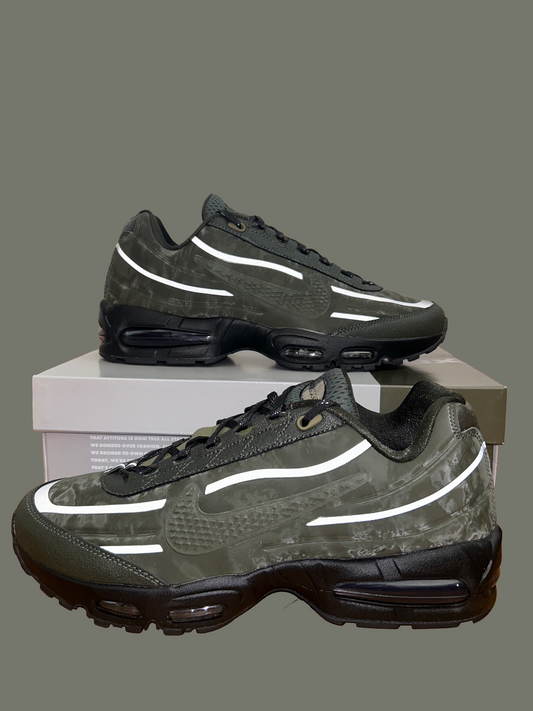 Air Max 95 x WORKSOUT Medium Olive Sequoia UK12